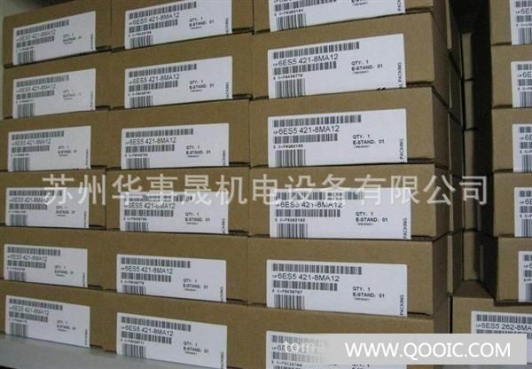 MICROMASTER 440是用于控制三相交流电动机速度的变频器系列。本系列有多种型号,额定功率范围从120W到200kW恒定(转矩CT控制方式),或者可达250kW(可变转矩VT控制方式),供用户选用。 本变频器由微处理器控制,并采用具有现代先进技术水平的绝缘栅双极型晶体管(IGBT)作为功率输出器件。因此,它们具有很高的运行可靠性和功能的多样性。其脉冲宽度调制的开关频率是可选的,因而降低了电动机运行的噪声。全面而完善的保护功能为变频器和电动机提供了良好的保护。 MICROMASTER 440具有缺